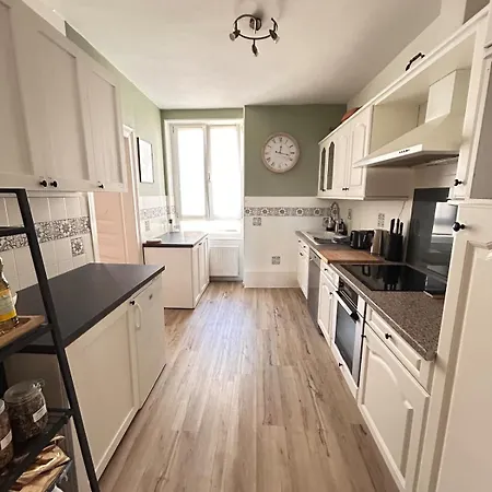 4 Centre Apartment